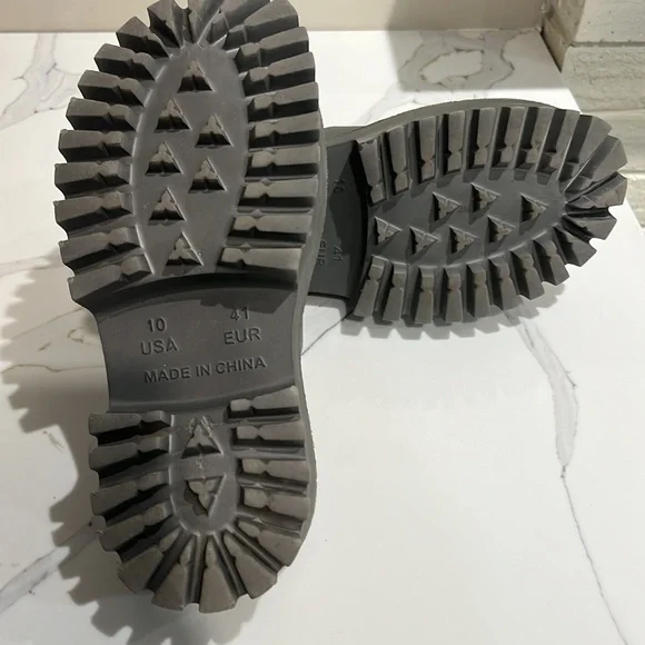 Jeffrey Campbell Gray Platform Slip-On Shoes / clogs size 10/41. - Picture 3 of 4